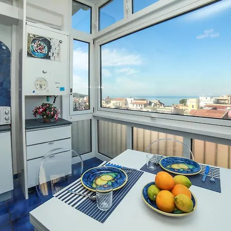 Camy House - De Vivo Realty *