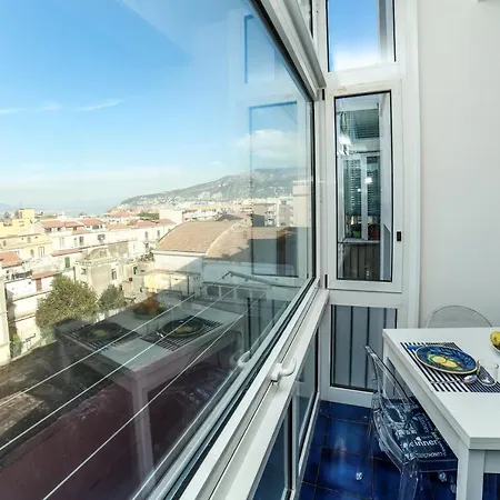 Camy House - De Vivo Realty Daire Sorrento