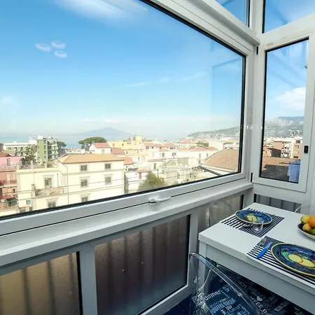 Camy House - De Vivo Realty Daire *