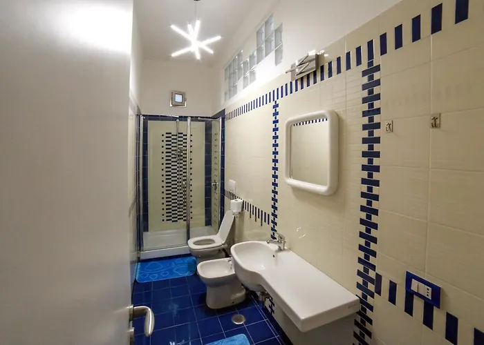 Camy House - De Vivo Realty アパート