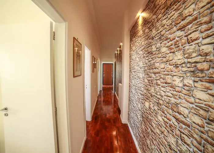 Camy House - De Vivo Realty